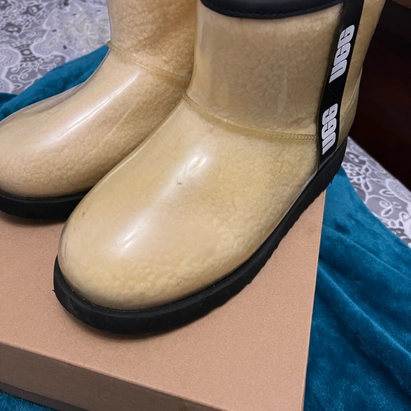 UGG Classic Clear Mini Boot - Picture 3 of 3